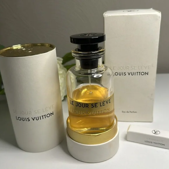 LV fragrance with sample - Picture 2 of 9